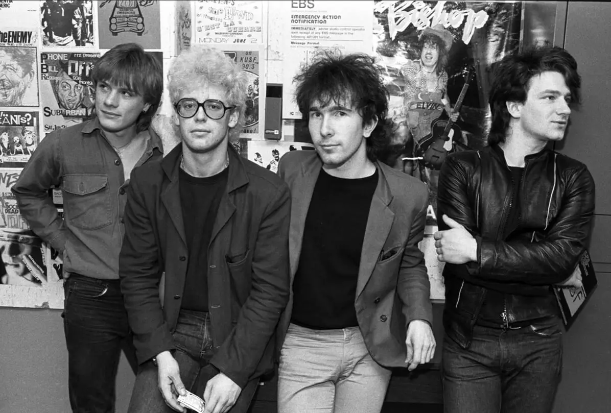 Группа старый мир. U2 участники группы. Группа u2 молодые. Группа u2 1985. U2 фото группы.